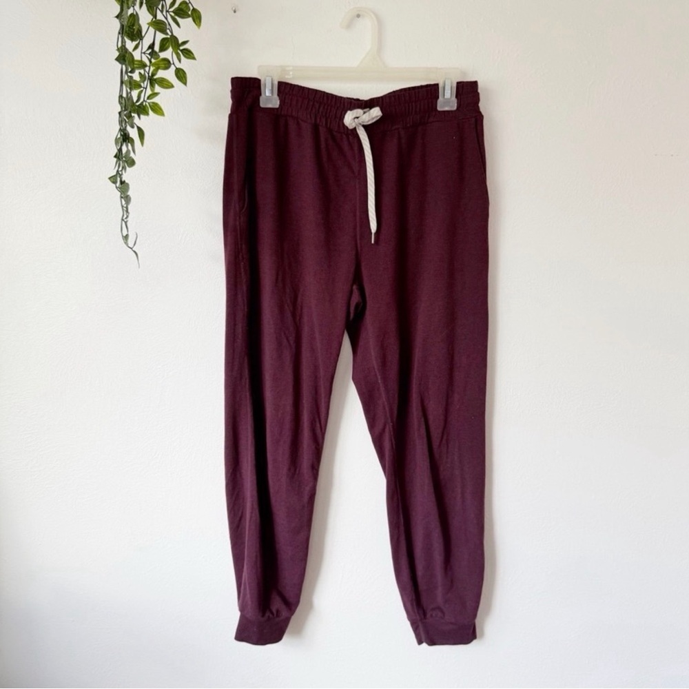 Vuori burgundy Joggers